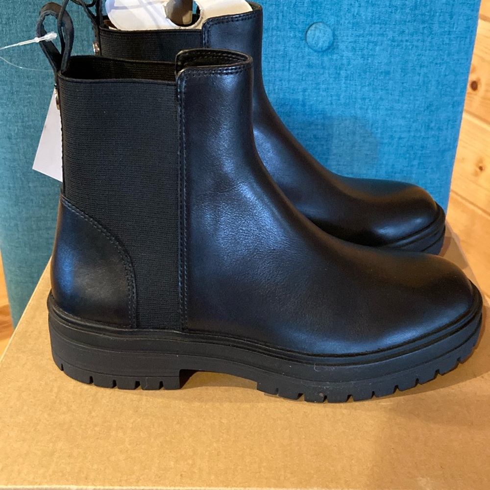 Steve Madden black boot